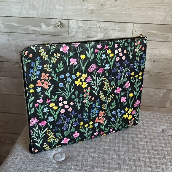 DAY DESIGNER Floral Zipper Pouch or Clutch - Picture 4 of 10
